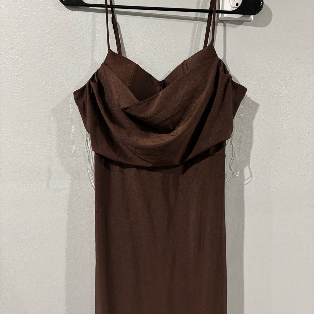 Elegant Brown Midi Dress - Picture 13 of 13